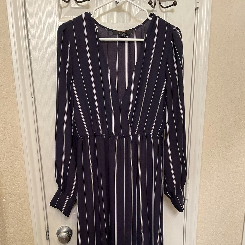 Forever 21 long sleeve dress with 2 slits on the bottom.